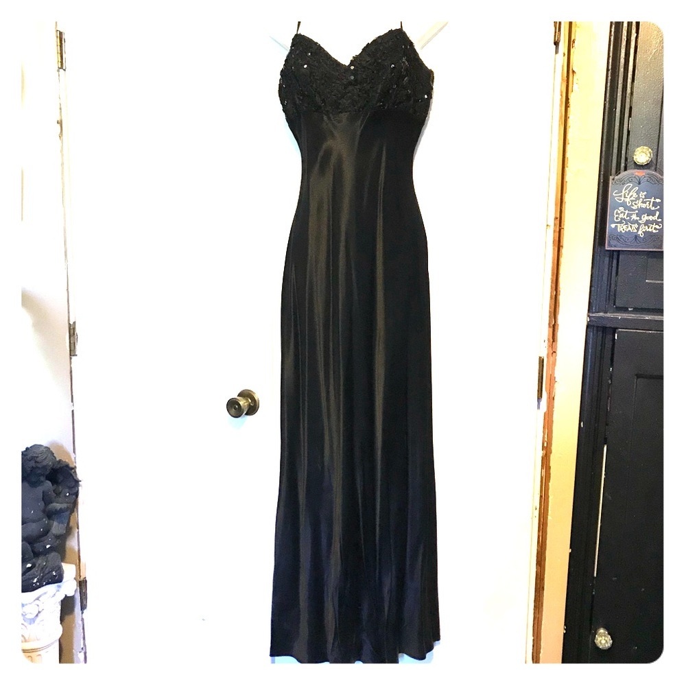 🍷De Laru Black formal gown🍷